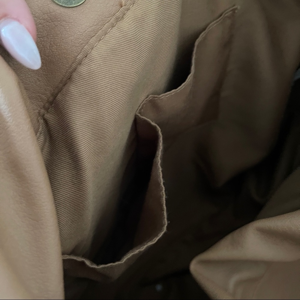 Universal Thread Shoulder Bag - Picture 4 of 8